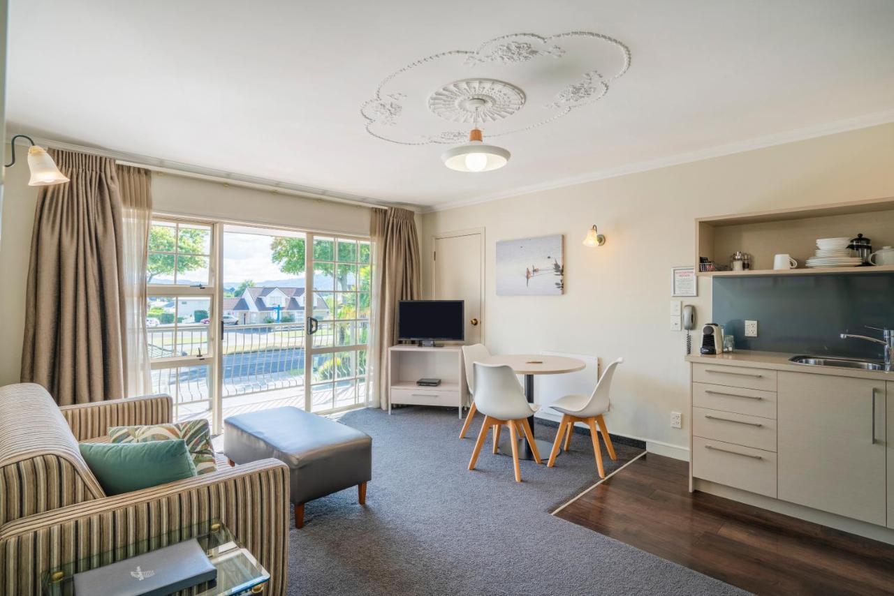 Silver Fern Rotorua Suites & Spa Eksteriør billede A typical apartment at the hotel