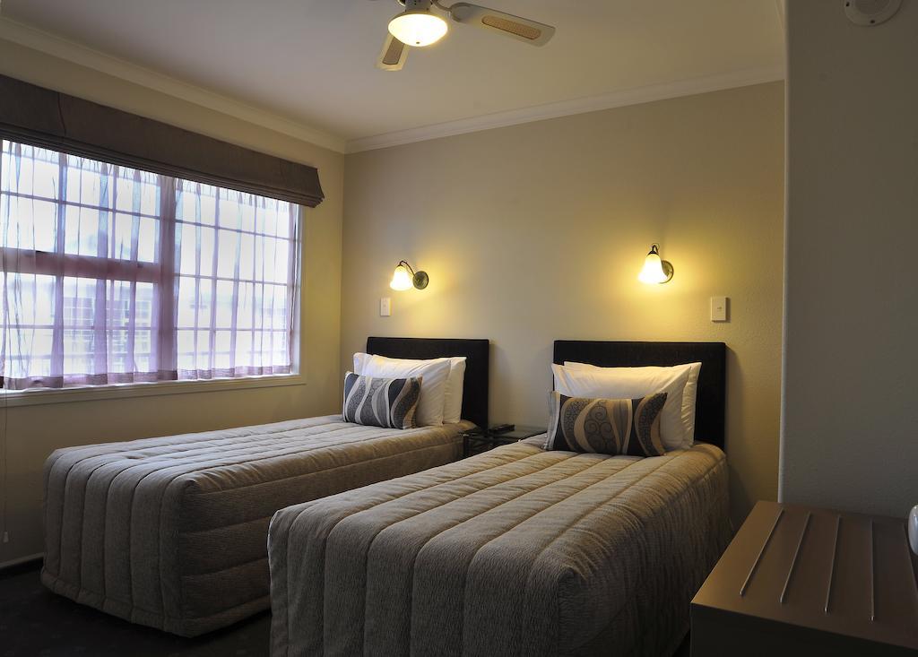 Silver Fern Rotorua Suites & Spa Eksteriør billede A typical motel room