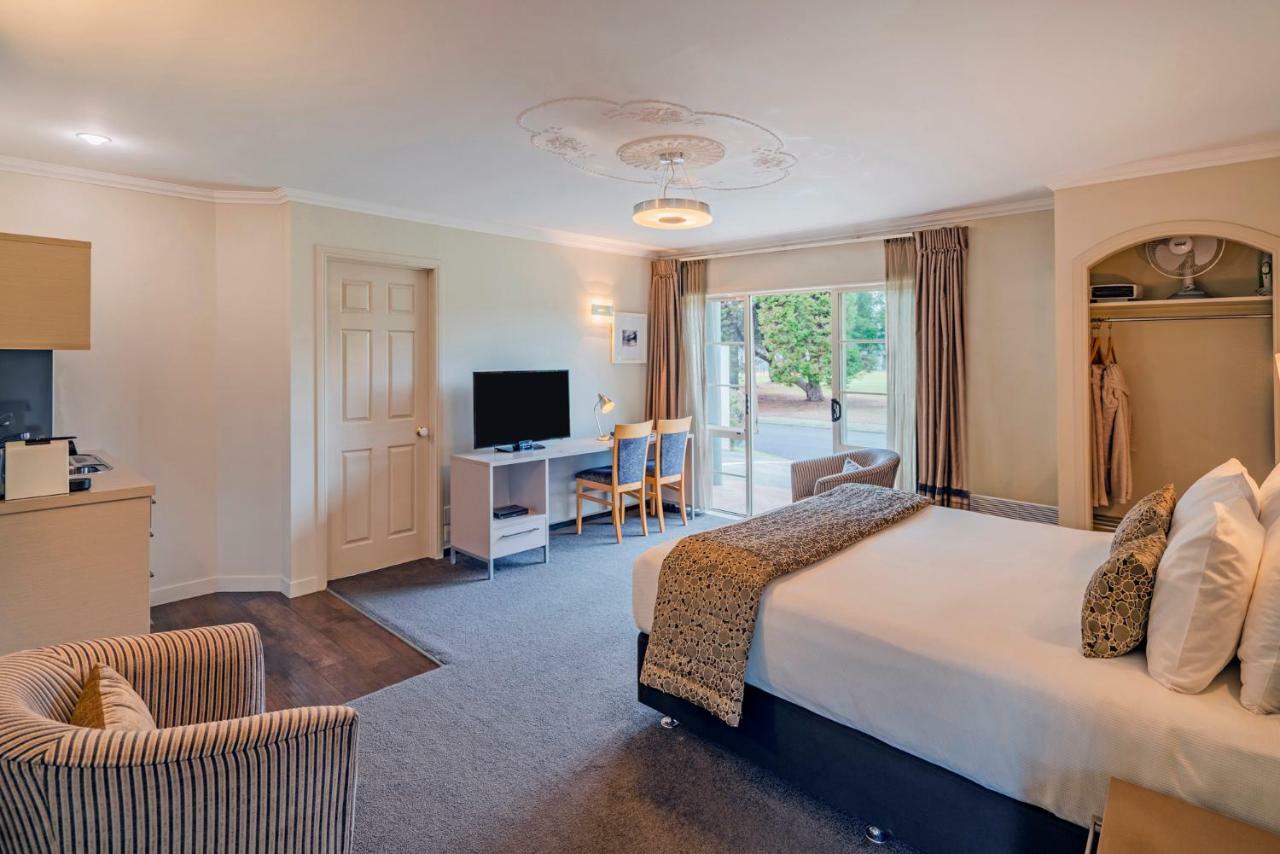 Silver Fern Rotorua Suites & Spa Eksteriør billede A typical hotel room