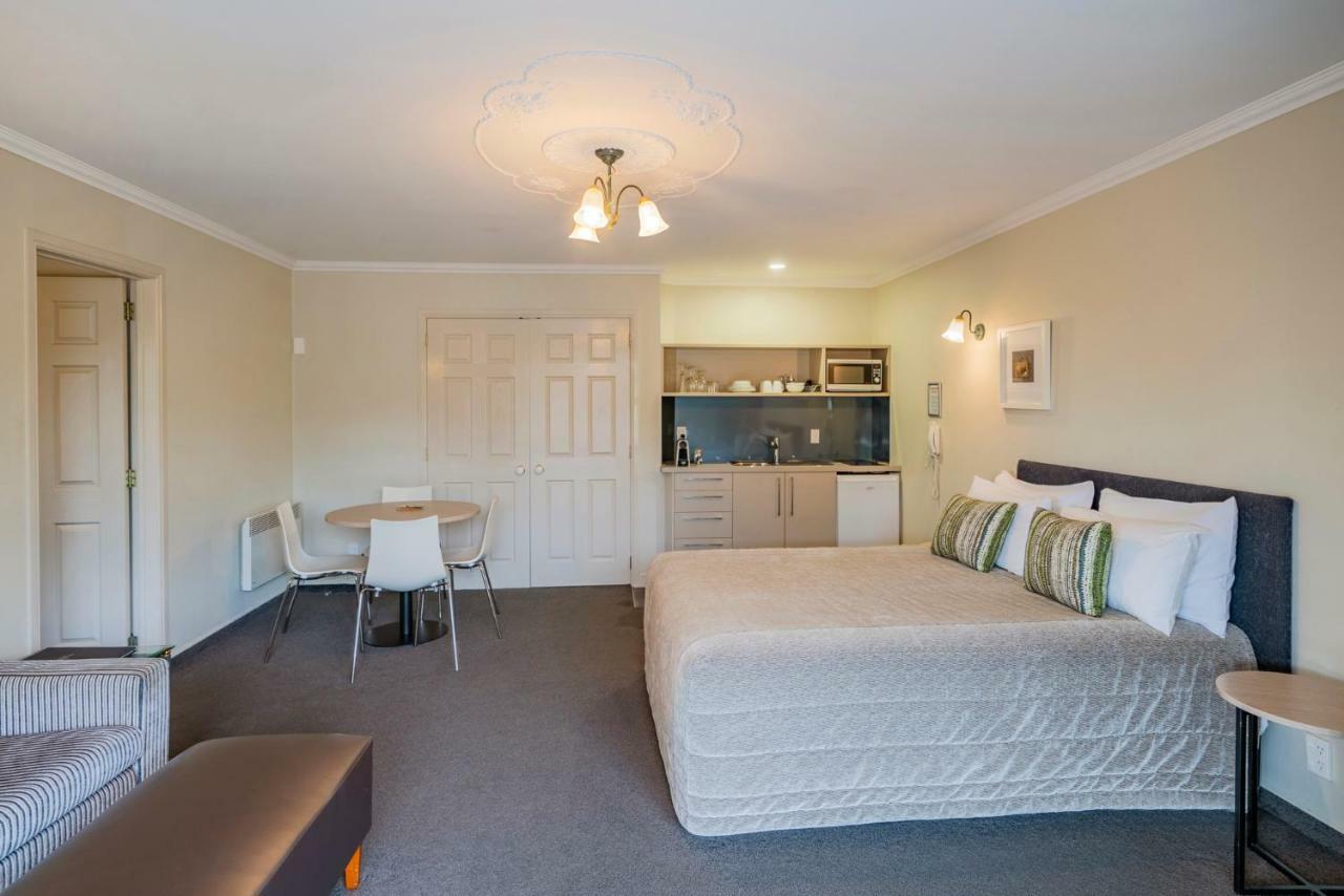 Silver Fern Rotorua Suites & Spa Eksteriør billede A studio apartment in New Zealand